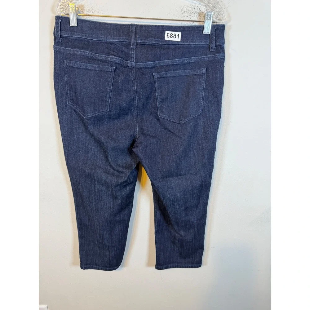 Chico's Womens Capri Jeans Fabulously Slimming Dark Wash Blue Size 1.5